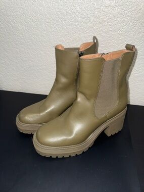 Sam and Libby Women's Chunky Chelsea Combat Boot in Olive Green